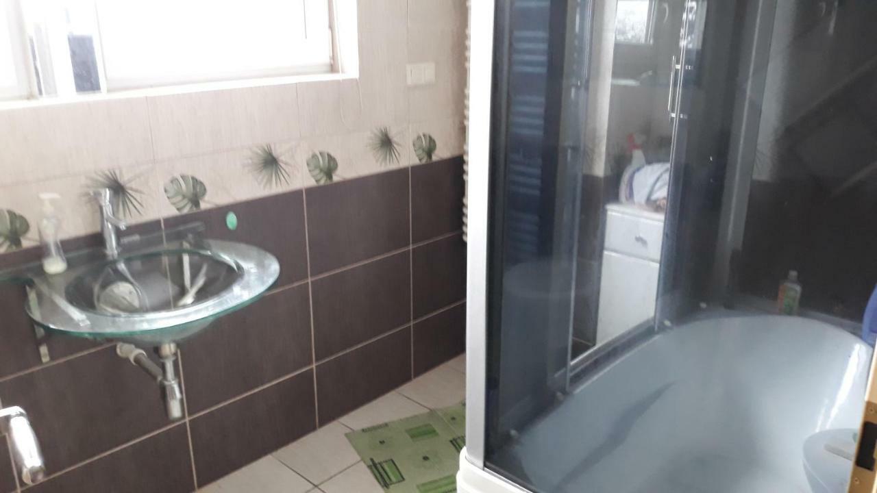 Ivet Villa Ломница Екстериор снимка